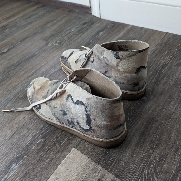 Clarks Suede Desert Treks with Design - Picture 4 of 4